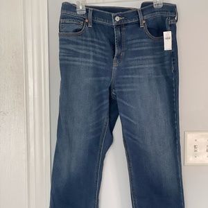 Old Navy Mid-Rise Boyfriend Jeans
